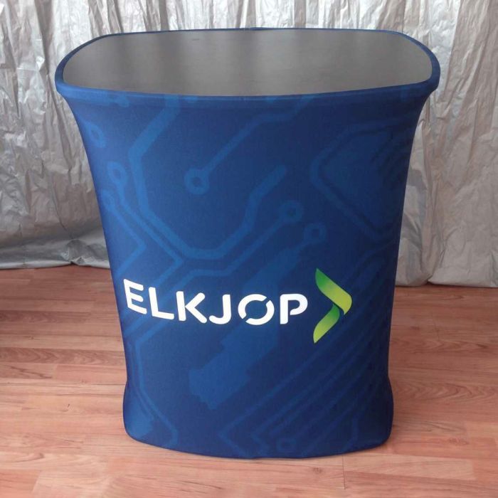 Pohľad z predu na reklamný pult